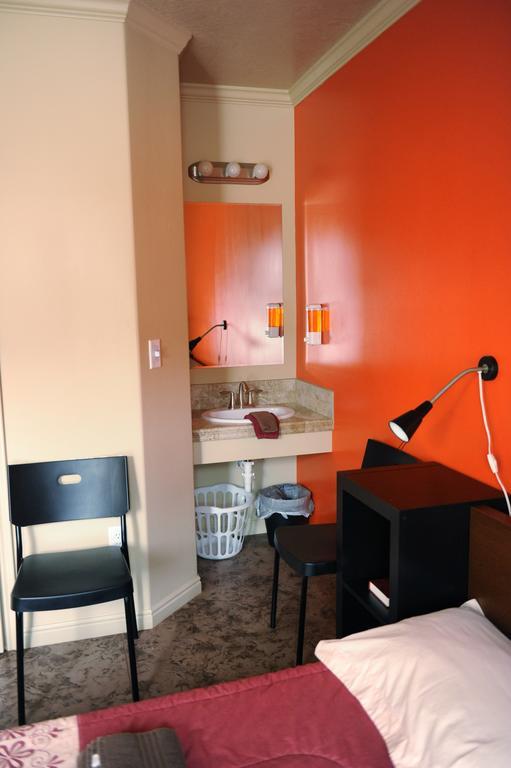 Camelot Inn At Honeyville Ruang foto